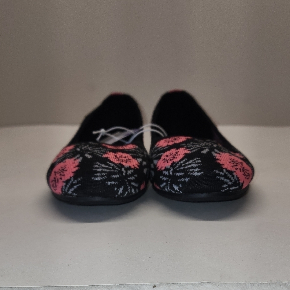 Women's Black and Pink Knit Flats